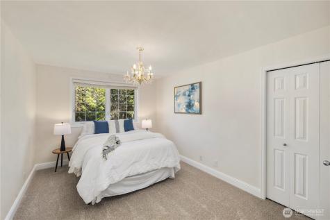 1870 W Cloud Way Oak Harbor WA 98277