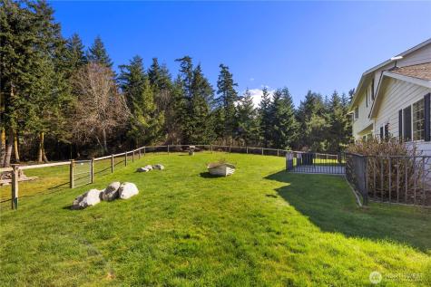 1870 W Cloud Way Oak Harbor WA 98277