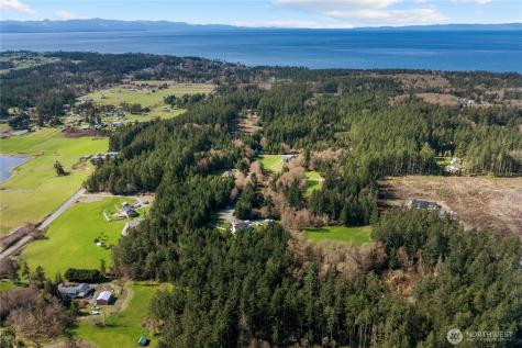1870 W Cloud Way Oak Harbor WA 98277
