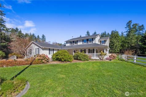 1870 W Cloud Way Oak Harbor WA 98277