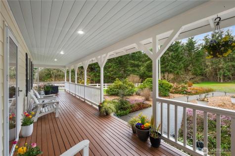 1870 W Cloud Way Oak Harbor WA 98277