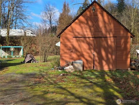 208 Burma Road Castle Rock WA 98611