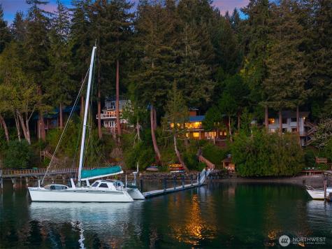 6518 NE Monte Vista Drive Bainbridge Island WA 98110
