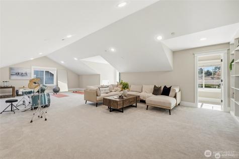 10610 NE 28th Street Bellevue WA 98004