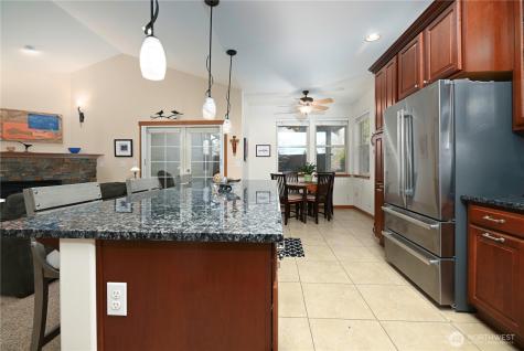 965 Chestnut Loop Mount Vernon WA 98274
