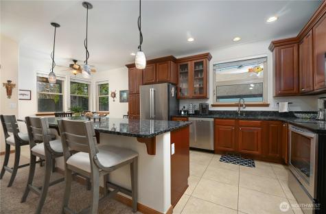965 Chestnut Loop Mount Vernon WA 98274