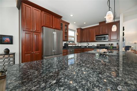965 Chestnut Loop Mount Vernon WA 98274