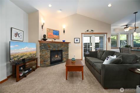 965 Chestnut Loop Mount Vernon WA 98274