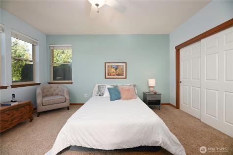 965 Chestnut Loop Mount Vernon WA 98274