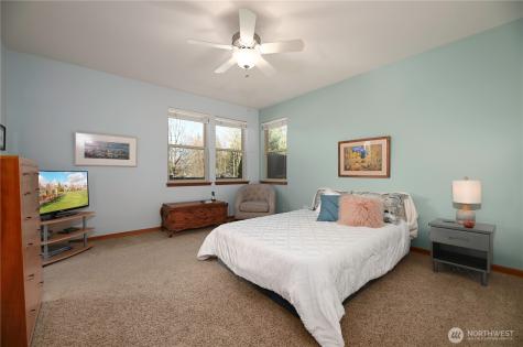 965 Chestnut Loop Mount Vernon WA 98274