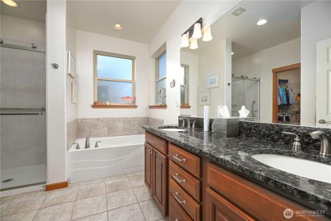 965 Chestnut Loop Mount Vernon WA 98274