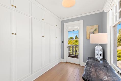 511 33rd Avenue Seattle WA 98122