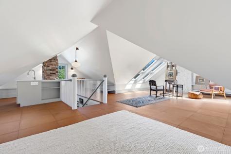 511 33rd Avenue Seattle WA 98122