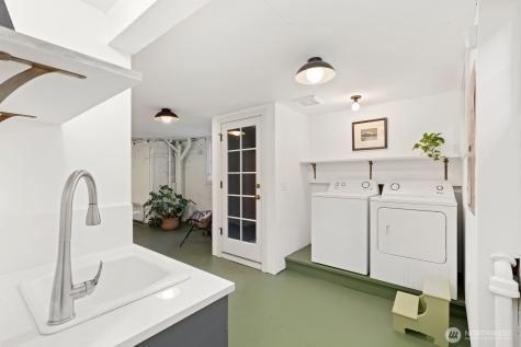 511 33rd Avenue Seattle WA 98122