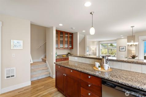 9501 Interlake Avenue N Seattle WA 98103
