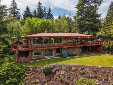 1243 25th Street SE Puyallup WA 98372