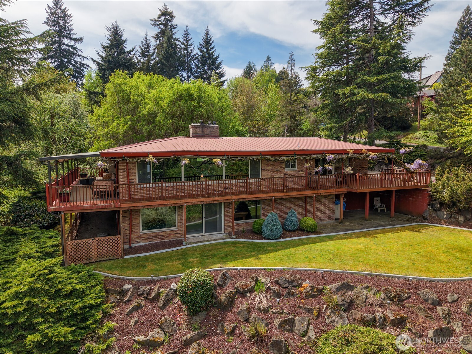 1243 25th Street SE Puyallup WA 98372