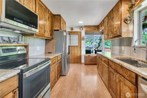 1243 25th Street SE Puyallup WA 98372