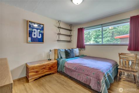 1243 25th Street SE Puyallup WA 98372