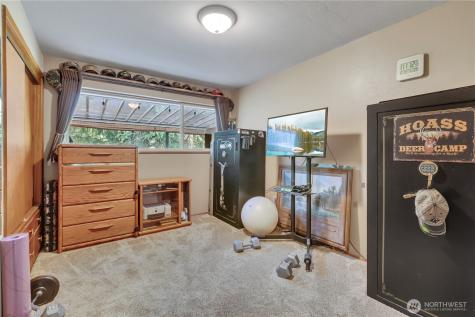 1243 25th Street SE Puyallup WA 98372