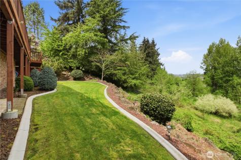 1243 25th Street SE Puyallup WA 98372