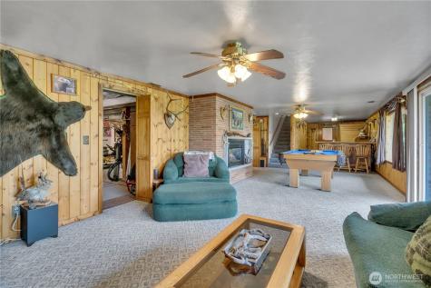 1243 25th Street SE Puyallup WA 98372