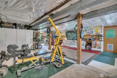 1243 25th Street SE Puyallup WA 98372