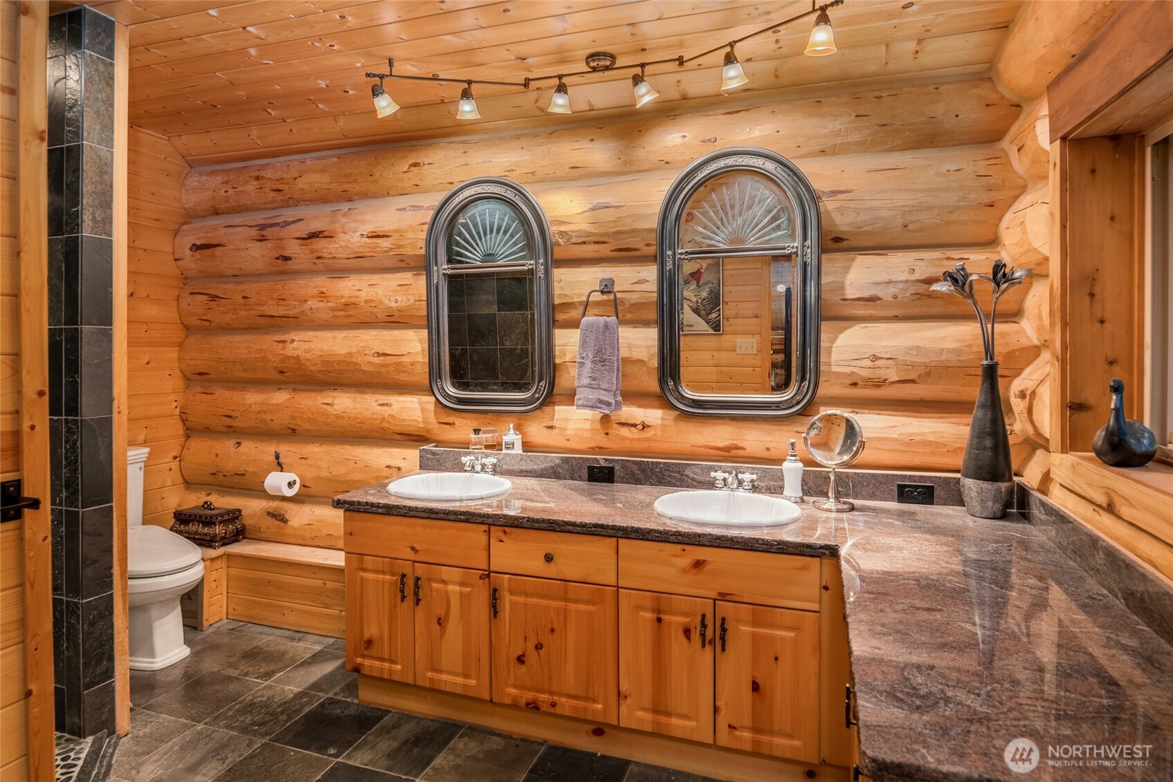 4422 Kachess Lake Road Easton WA 98925