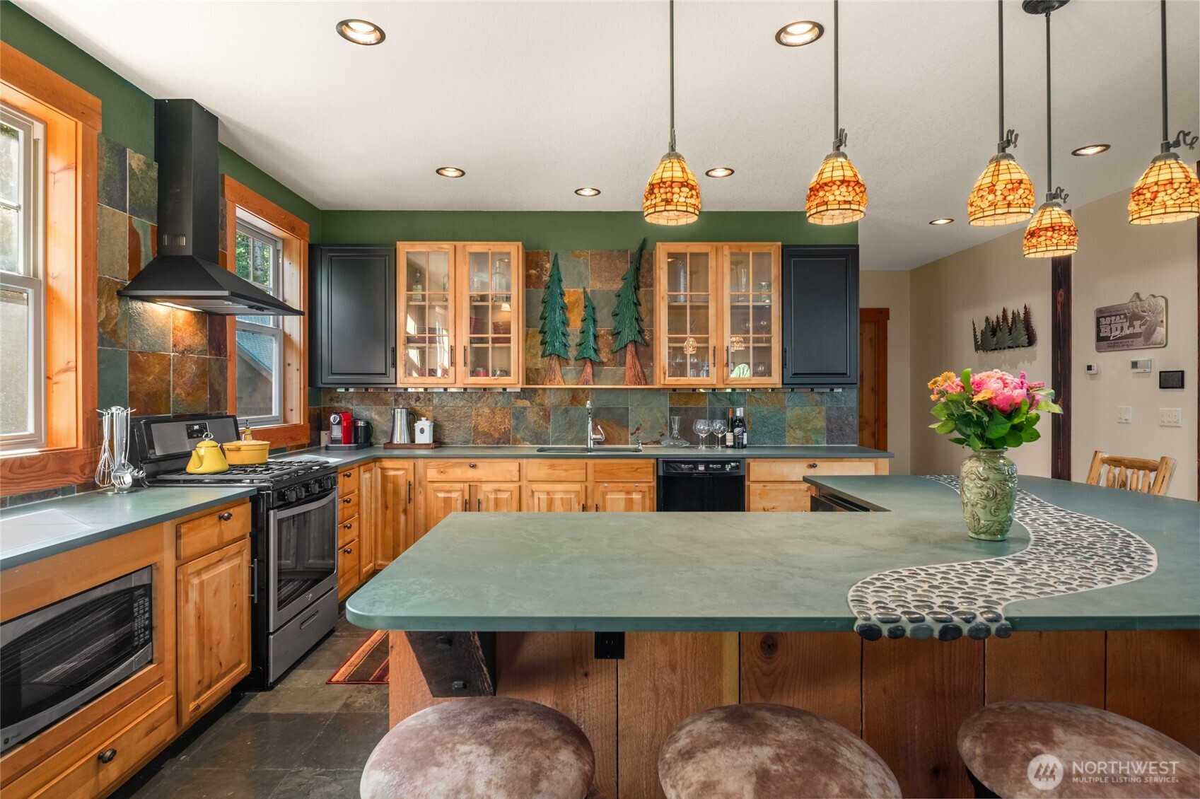 4422 Kachess Lake Road Easton WA 98925