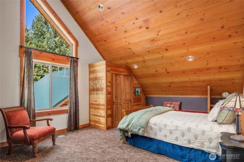 4422 Kachess Lake Road Easton WA 98925