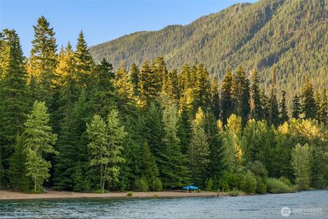 4422 Kachess Lake Easton WA 98925