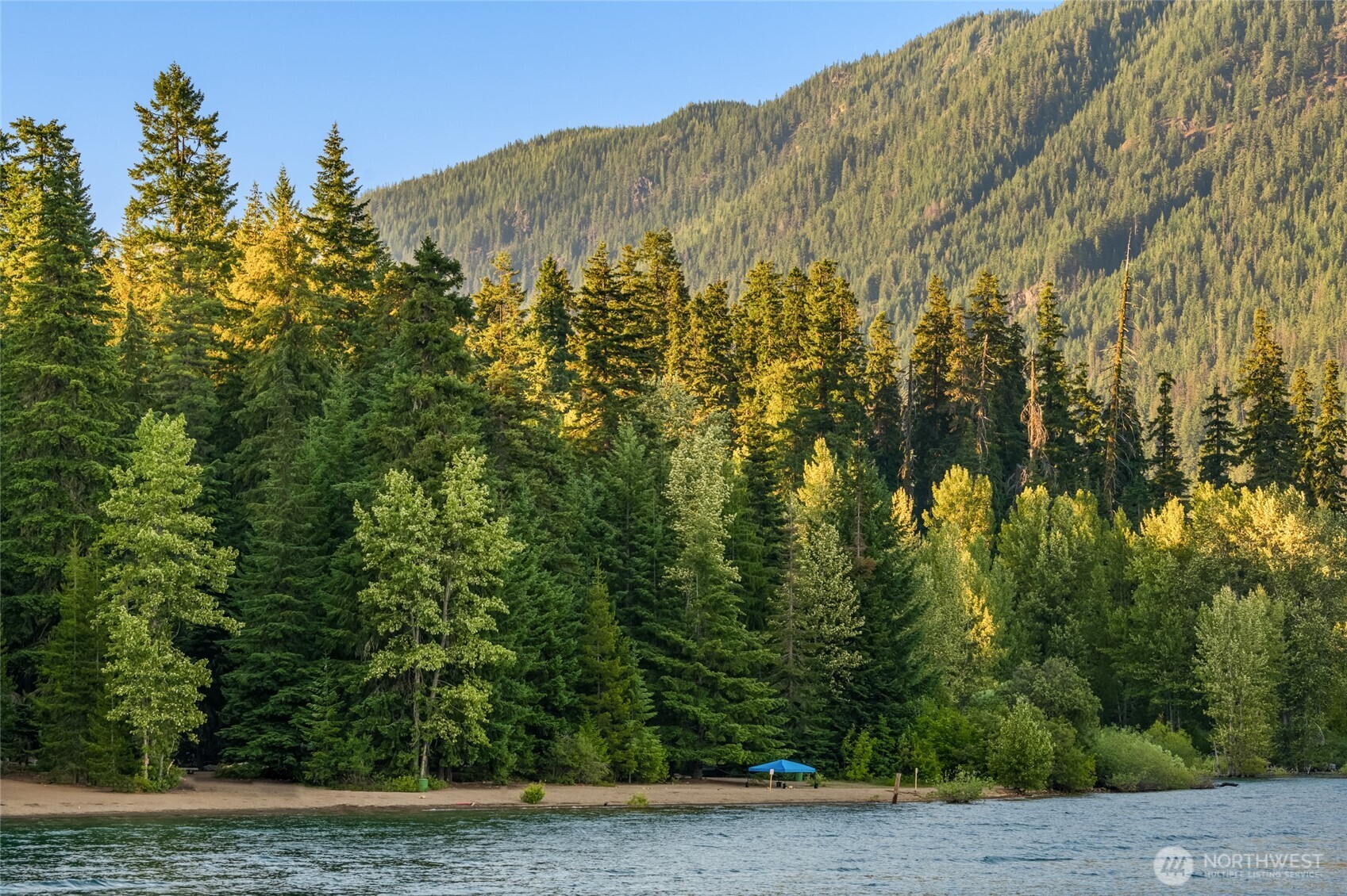 4422 Kachess Lake Road Easton WA 98925