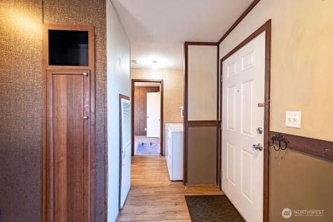 225 NE Ernst Oak Harbor WA 98277