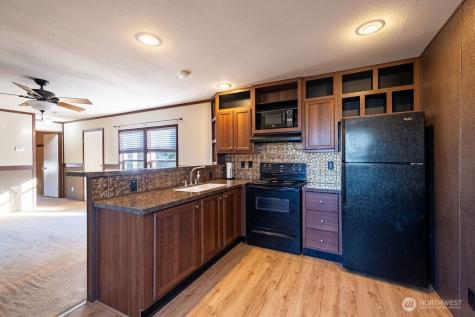 225 NE Ernst Oak Harbor WA 98277