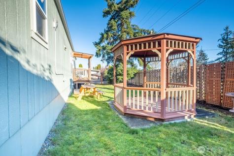 225 NE Ernst Oak Harbor WA 98277