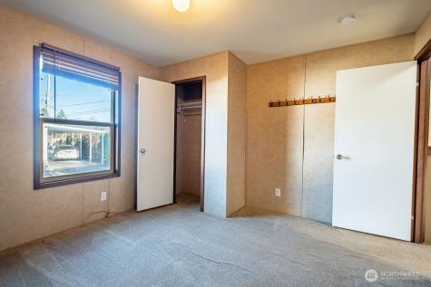 225 NE Ernst Oak Harbor WA 98277