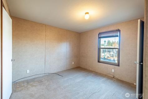 225 NE Ernst Oak Harbor WA 98277