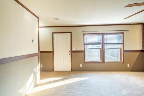 225 NE Ernst Oak Harbor WA 98277