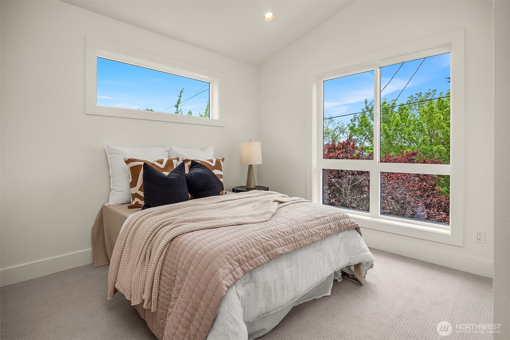 104 NE 44th Street Seattle WA 98105