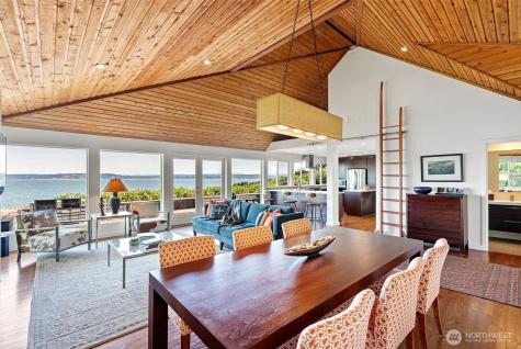 8032 SW 222nd Place Vashon WA 98070