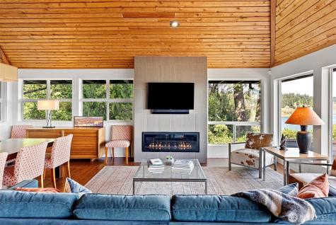 8032 SW 222nd Place Vashon WA 98070