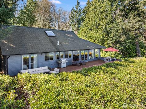 8032 SW 222nd Place Vashon WA 98070