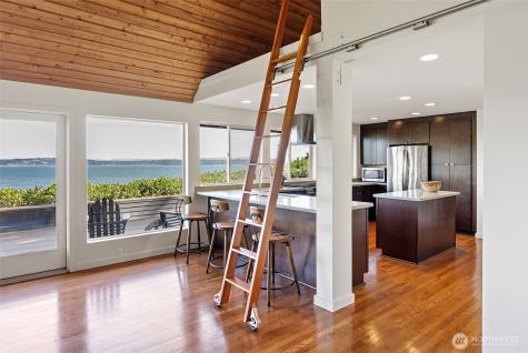 8032 SW 222nd Place Vashon WA 98070