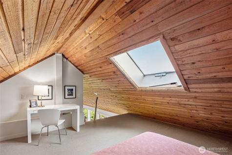 8032 SW 222nd Place Vashon WA 98070