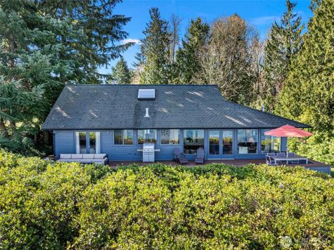 8032 SW 222nd Place Vashon WA 98070