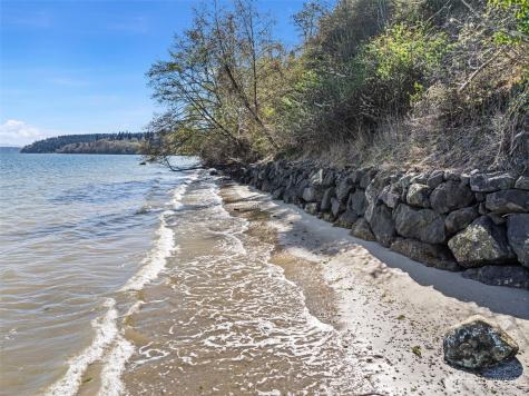 8032 SW 222nd Place Vashon WA 98070