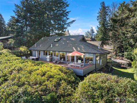 8032 SW 222nd Place Vashon WA 98070