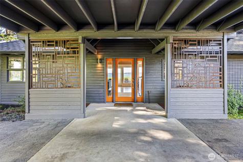 8032 SW 222nd Place Vashon WA 98070