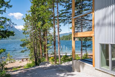 17027 North Shore Drive Leavenworth WA 98826