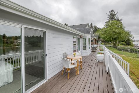 105 Duck Lake Drive NE Ocean Shores WA 98569